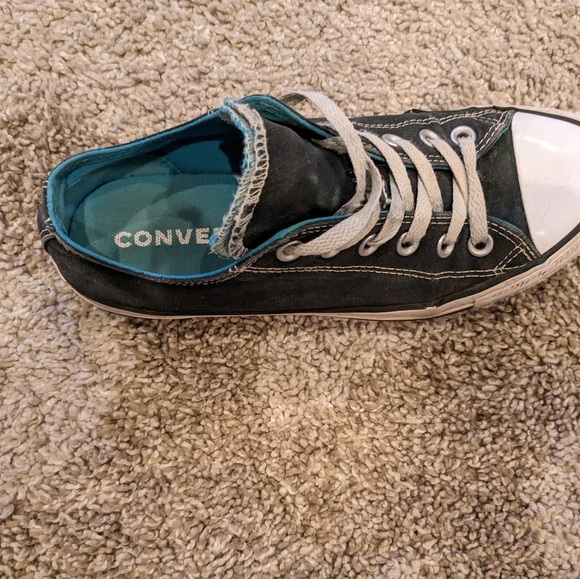 Low top converse - Picture 2 of 3